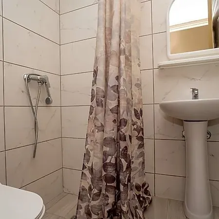 Pahnis 3* Khartáta